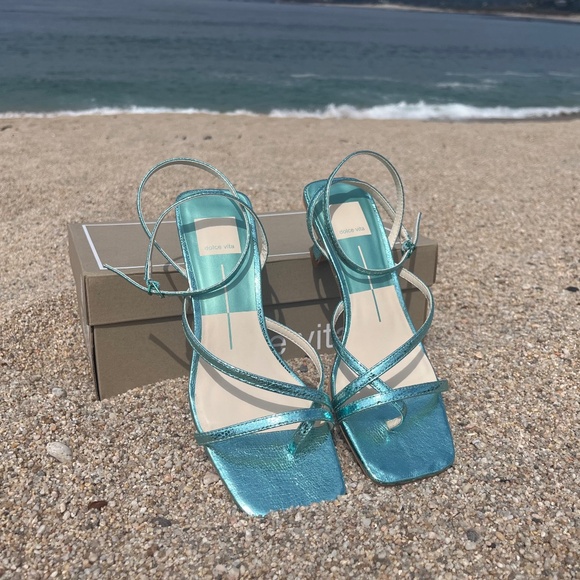 Dolce Vita Baylor Sandal - Electric Blue - Picture 7 of 7